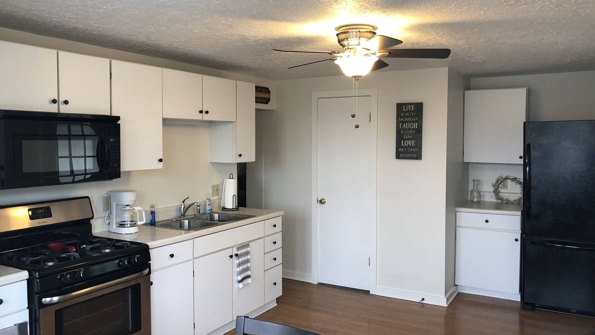 Ashland House | Ashland Home- Great Location with nice new furnishings