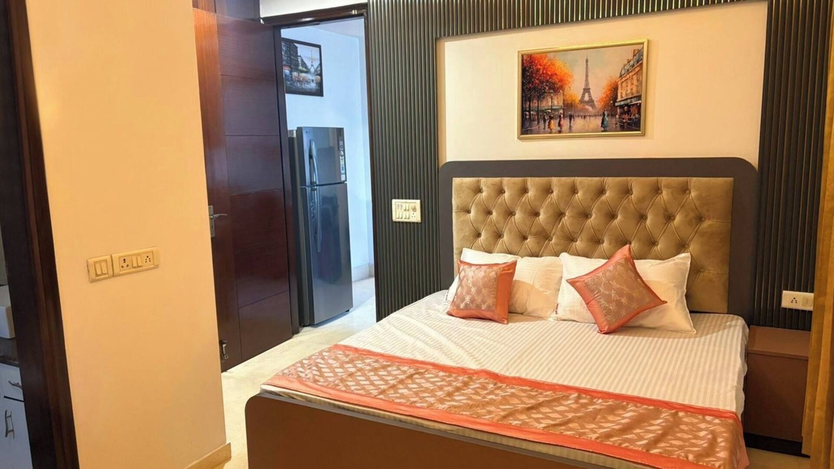 Lajpat Nagar Apartment | Ashoka Homes-Stylish-2 BHK apartment in lajpat nagar New Delhi with AC, WiFi