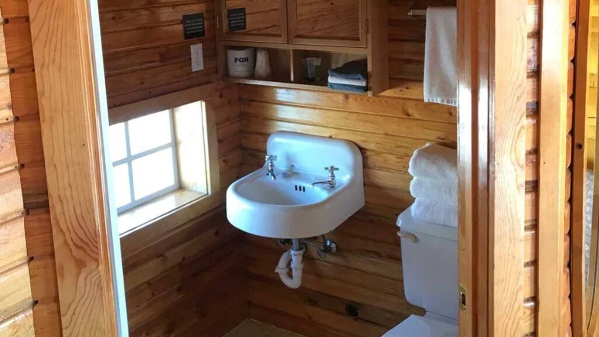 Ashton Cabin | Ashton Historic Log Cabins 5