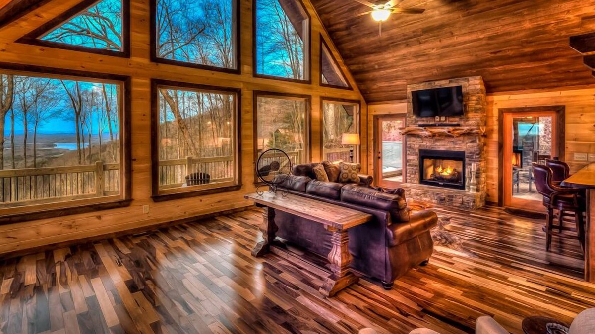 Blue Ridge Cabin | Aska Easy Day- New construction | Pet Friendly | Mountain and the lake view | Sunken hot tub