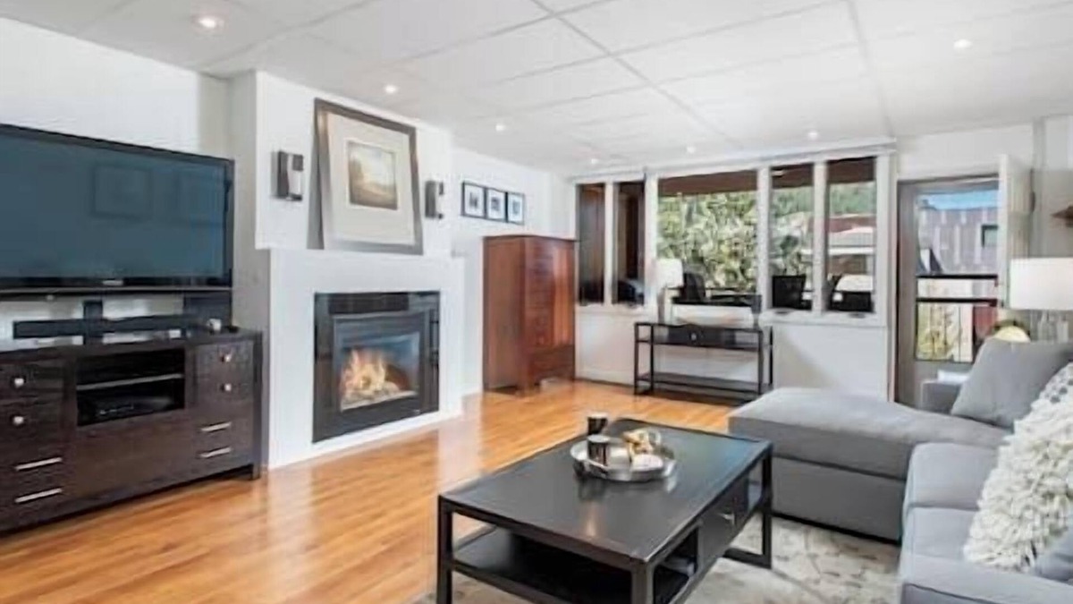 Aspen Condo | ASPEN CORE CONDO, 2BEDROOM, 2 BATH, PATIO-DECK!