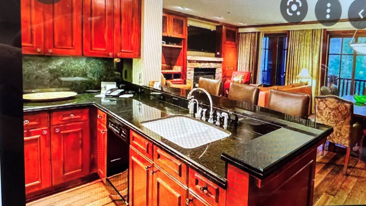Aspen Resort | Aspen Highlands Ritz Carlton spacious 3-bedroom corner unit