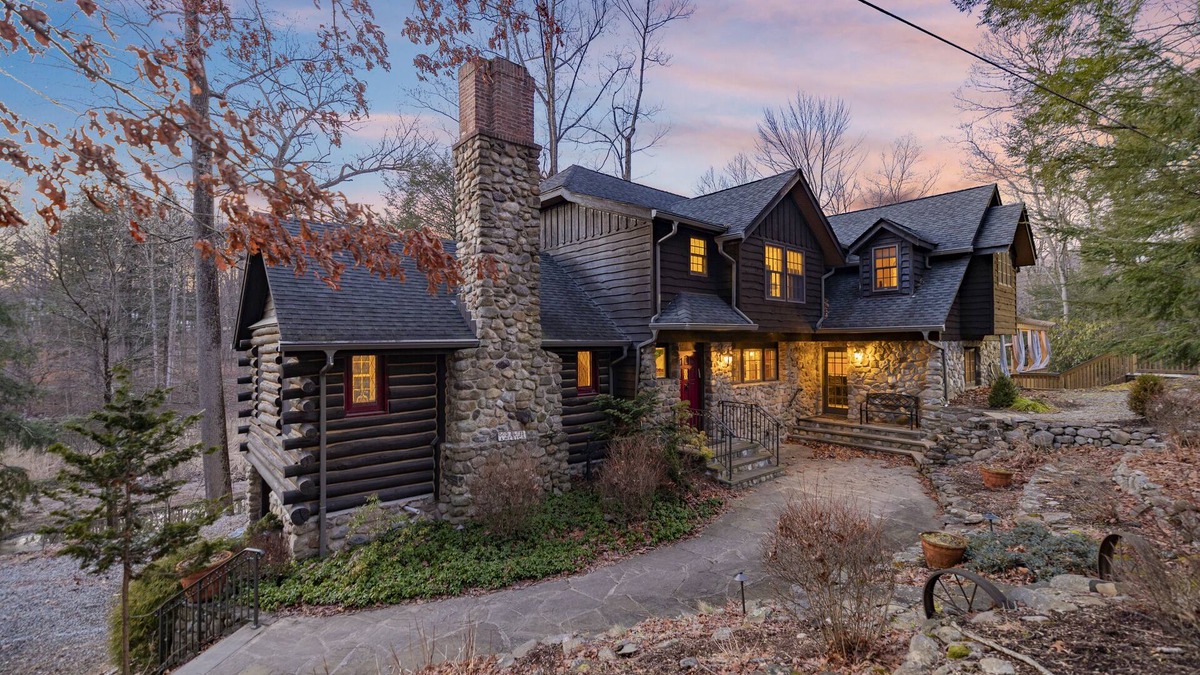Airmont House | Aspen In Airmont NY