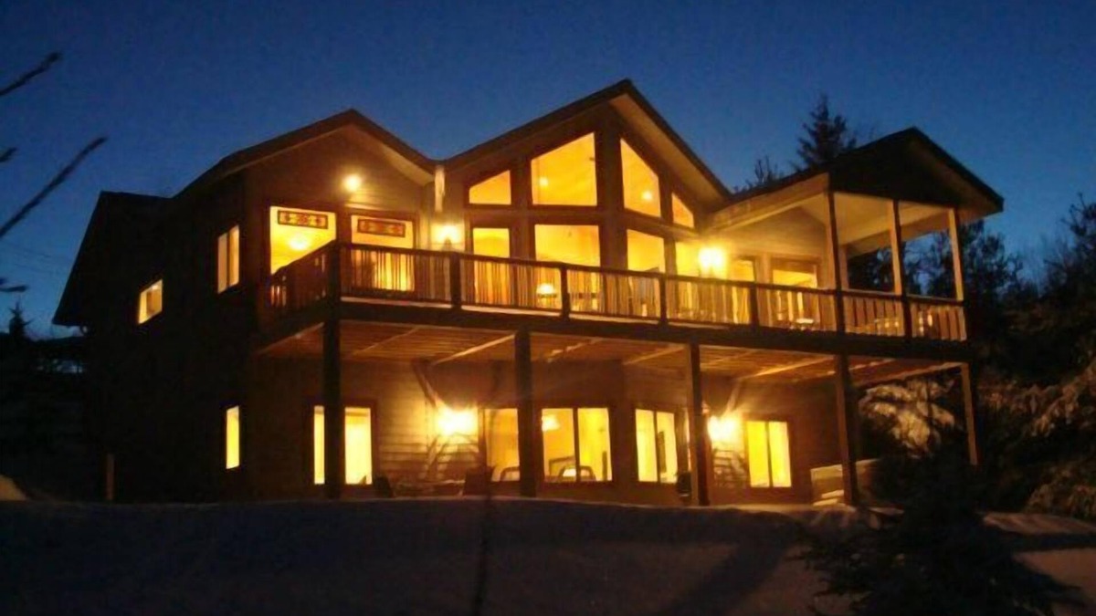 Boone House | Aspen Memories - Stunning Mountain Views, Hot Tub, Pool Table, great location!