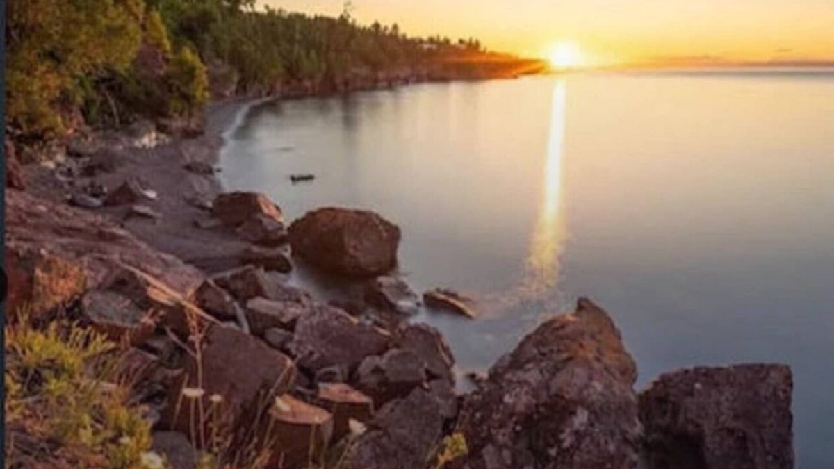 Tofte House | Aspen Shores: A Beautiful spacious three story home on Lake Superior