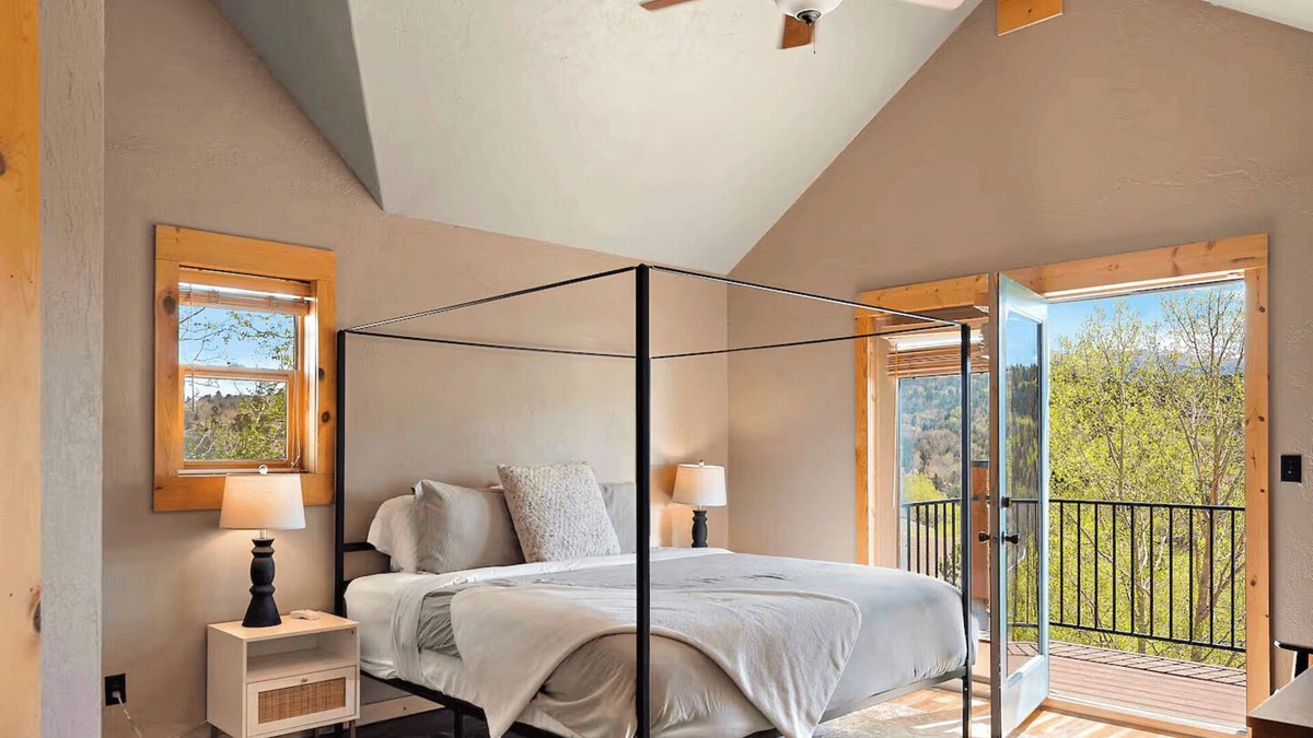 Cripple Creek Cabin | ★ Aspen View Log Cabin ★ Mountain Vistas + Game Room Retreat