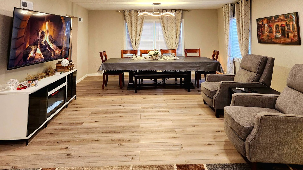 Sioux Falls House | Aspen Villa-Country Club, Augustana, USF & Sanford Med.