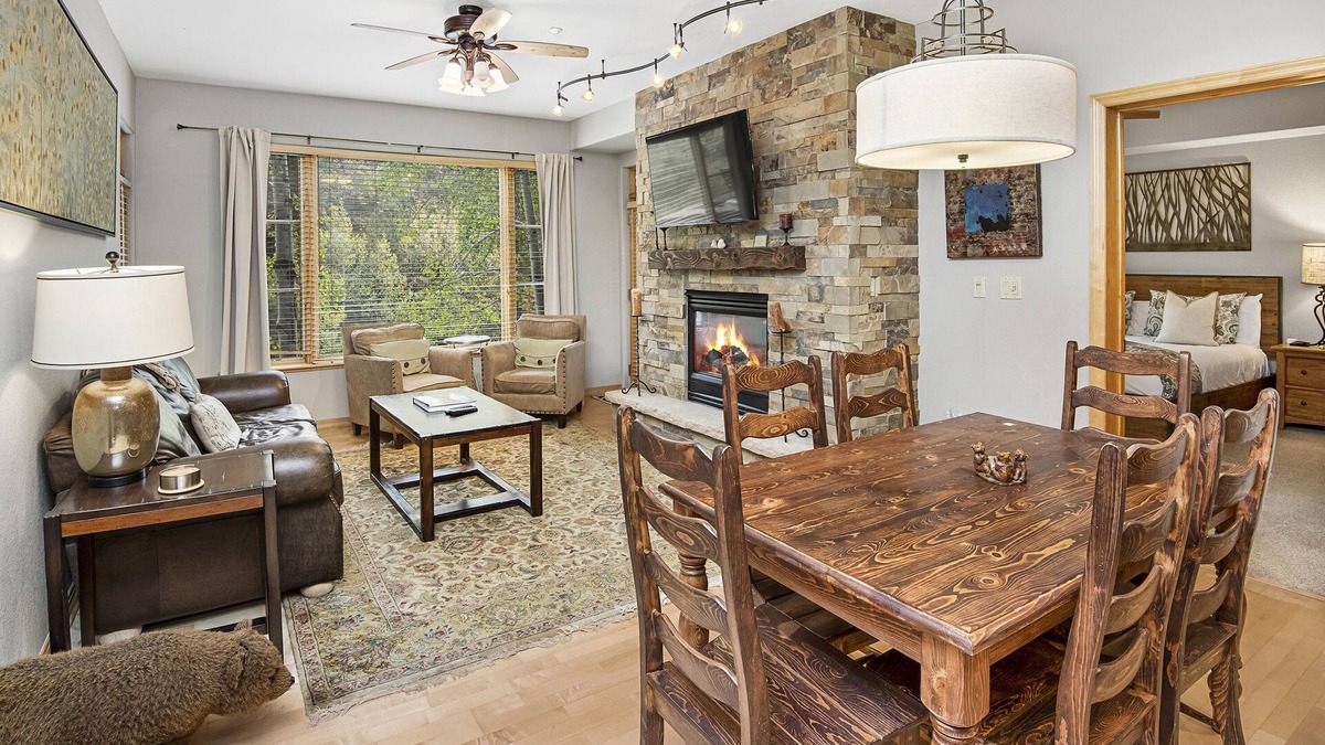 Edwards Condo | Aspenwood Lodge In Arrowhead, short walk to the Ski Lift, free garage parking!