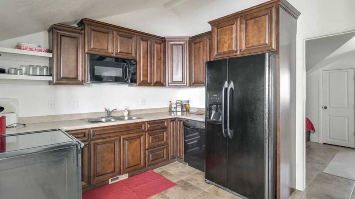 Carterville Apartment | Aspenwood Manor- Timpanogos Retreat - Long Term Suite