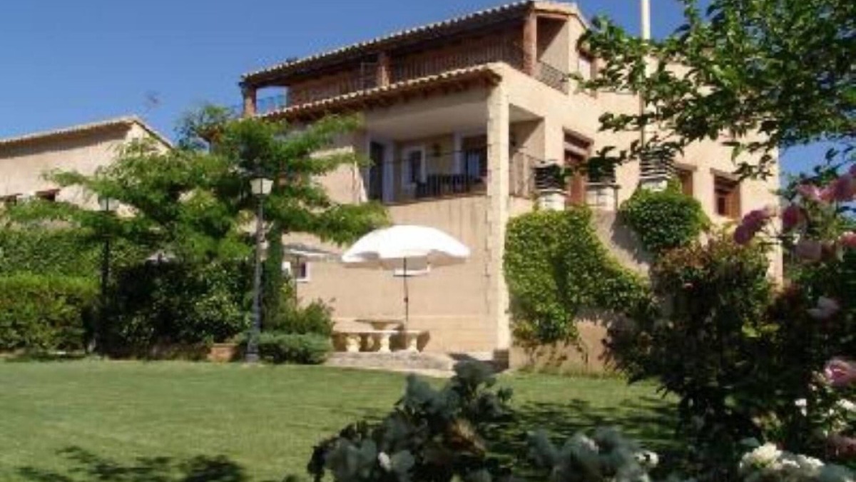 Colungo Cottage | Asque: House with garden