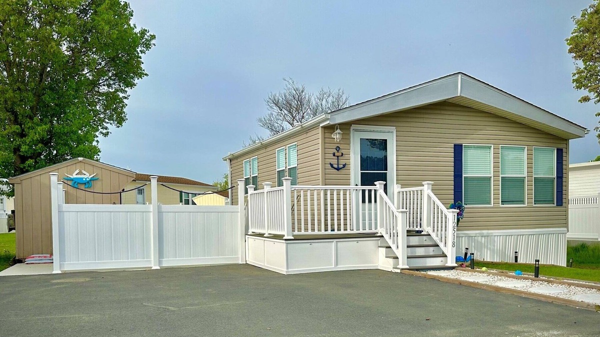 Assateague Pointe House | Assateague Pointe 2 br/1 ba 2 outdoor pools -in WOC.