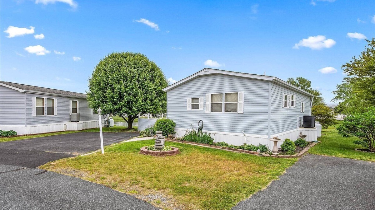 Assateague Pointe House | Assateague Pointe 2 br/1 bath 2 pools, clubhouse, gameroom fishing