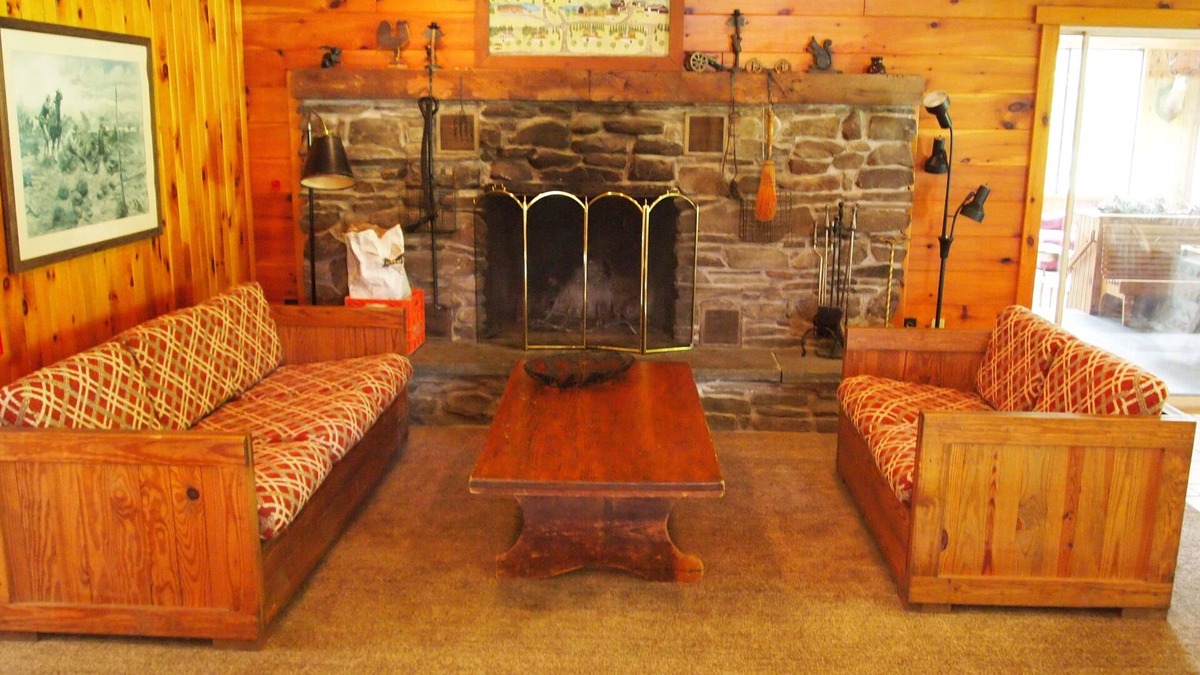Union Dale House | Assemble Your Gang In The Elk Mountain Area For Year-Round Enjoyment