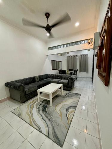 Teluk Panglima Garang House | Aster Homestay Telok Panglima Garang
