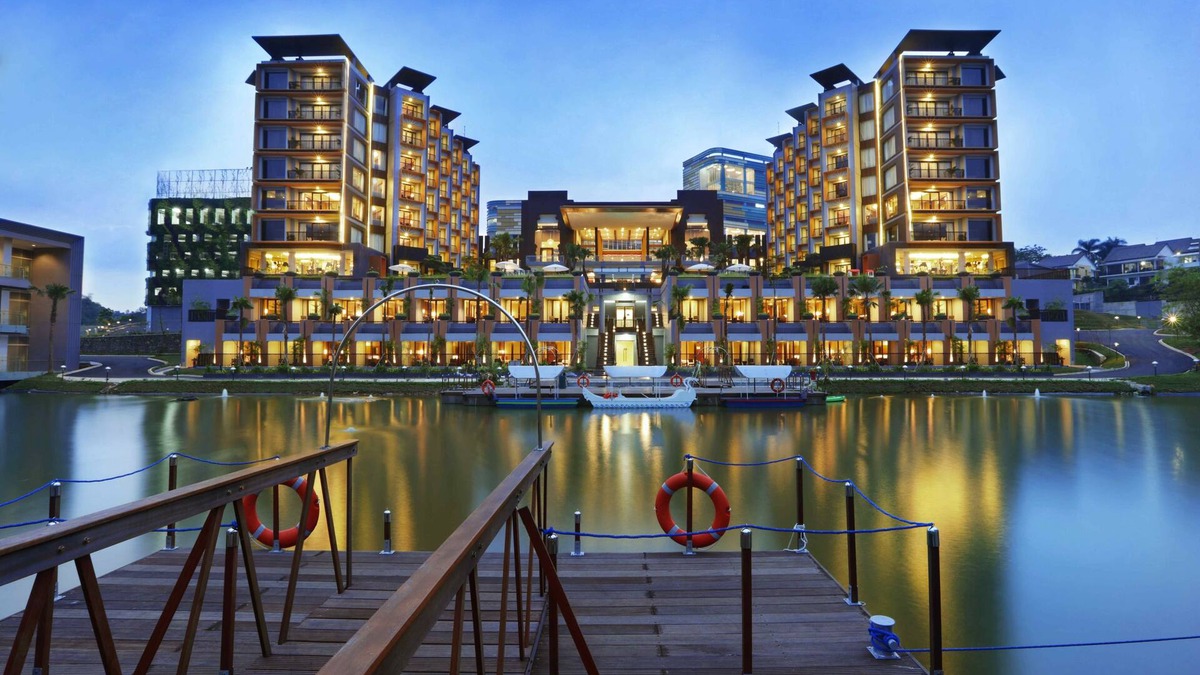 Sentul City Hotel | Aston Sentul Lake Resort & Conference Center