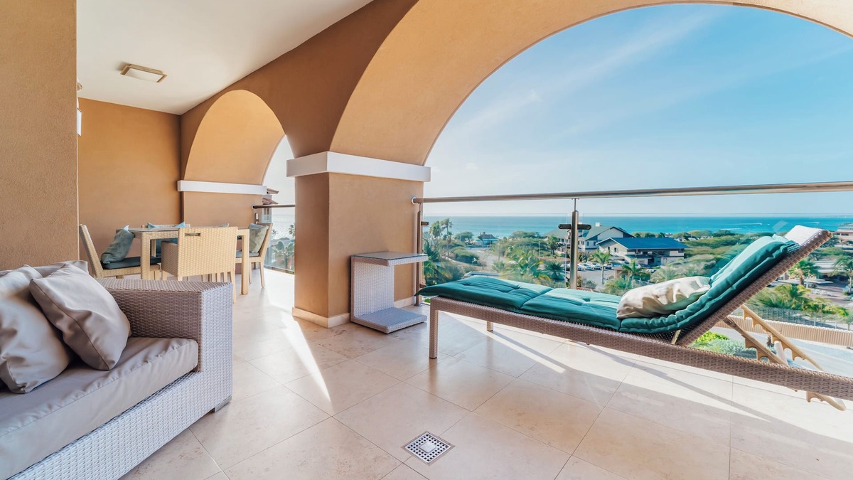 Oranjestad-West Condo | Astonishing Eagle Beach Top Floor View Condo