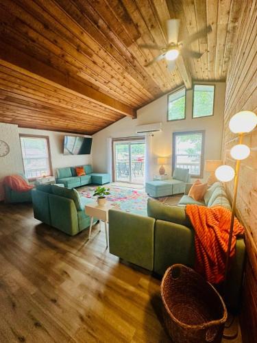 Sunrise Beach House | Astonishing view 100 feet from the lake!