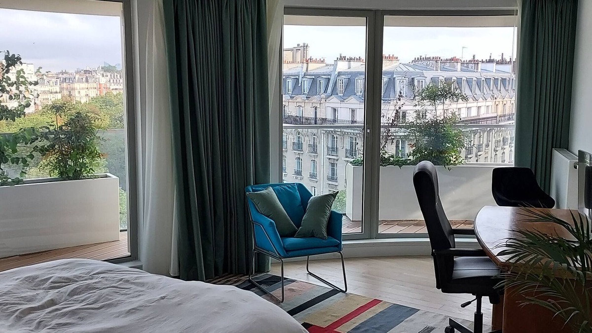 Auteuil Apartment | Astonishing views on Paris from the 45m2 terrace at the 8th floor -new building