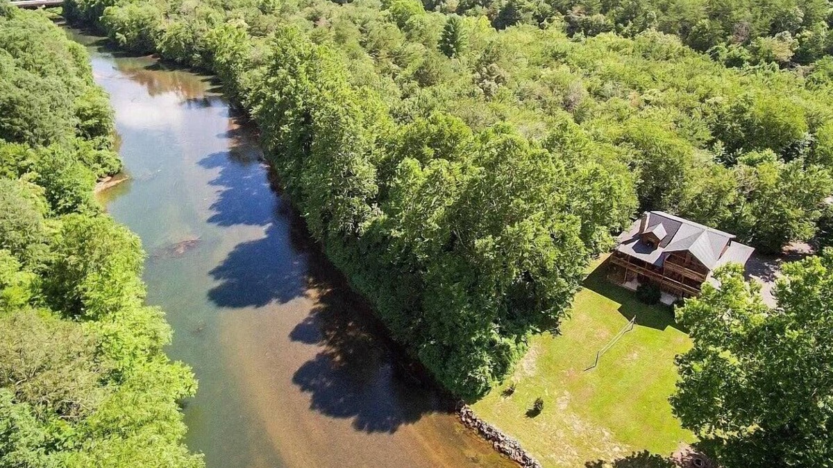 Copperhill Cabin | Astounding River View - New Listing! Luxurious Cabin with Direct River Access and Views