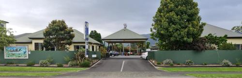 Katikati Hotel | ASURE Kaimai View Motel