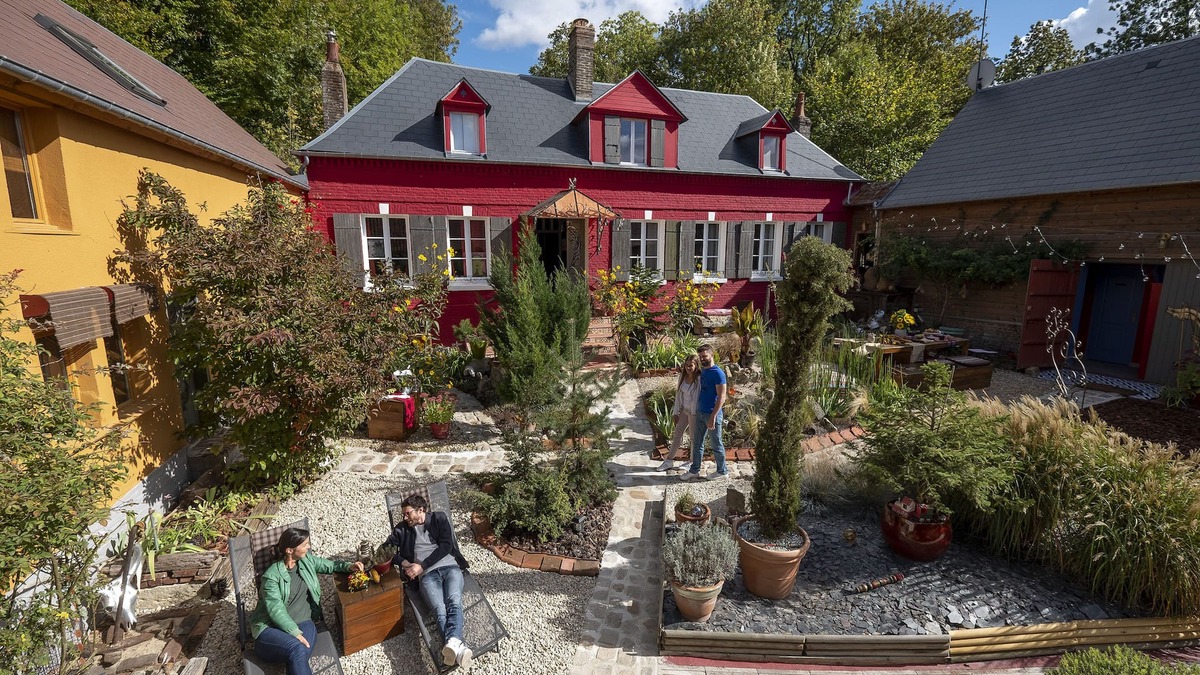 Muidorge House | at 2, a guest house to the taste and color of imagination
