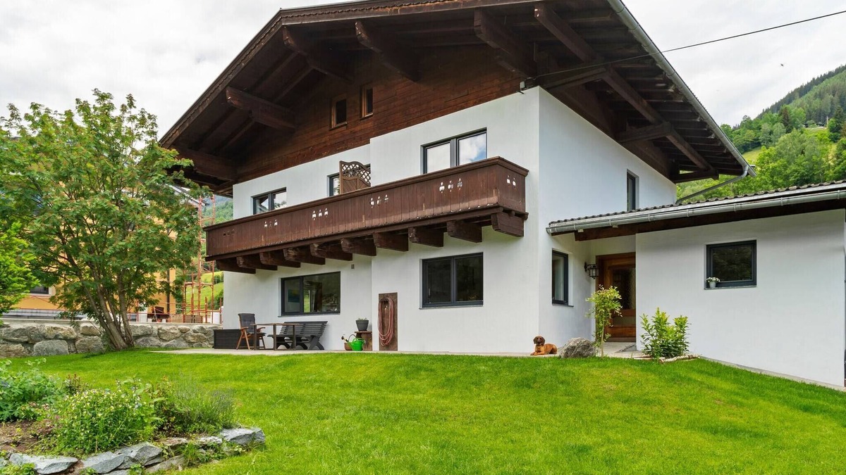 Muhlbach im Pinzgau Apartment | Chalet Bramberg near Ski Slopes