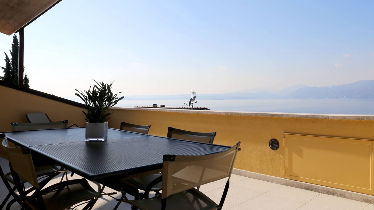 Torri del Benaco House | At Emy's house, with a terrace overlooking the lake