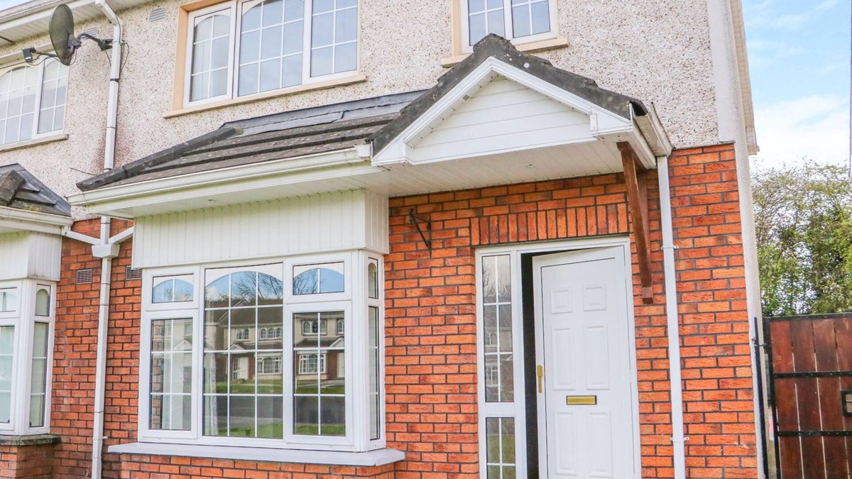 Newcastle West House | AT HOME IN OAK PARK in Newcastle West, County Limerick
