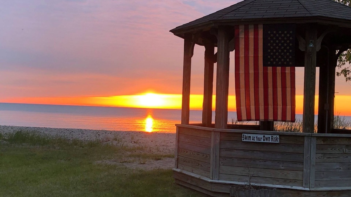 Lakeport House | At Lake Huron Shore Sunrise View entire family Home with Beach