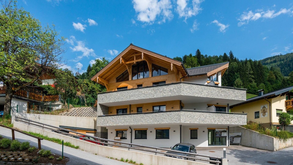 Alpendorf Ski Chalet | Apartment Alpendorf near Ski Slopes