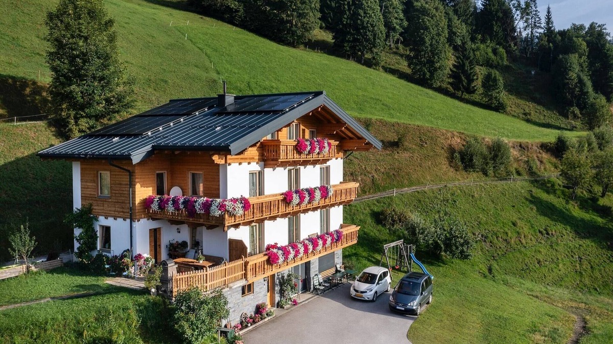 Sankt Johann im Pongau Apartment | Chalet in Sankt Johann near Ski Lift