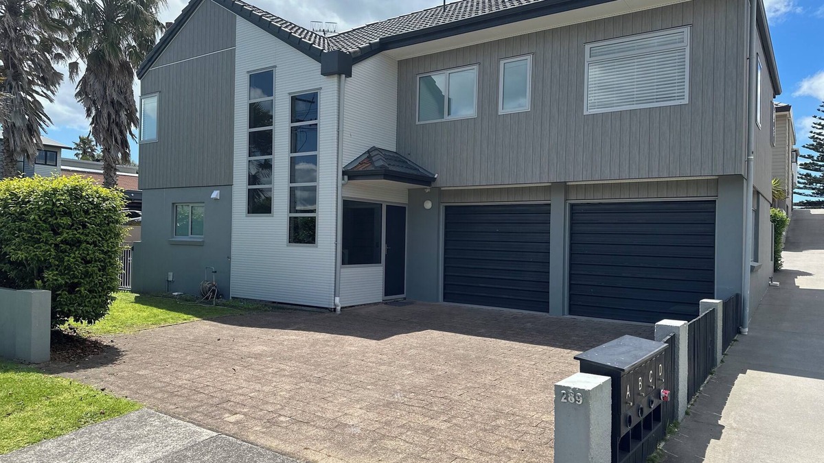 Mount Maunganui Cottage | At The Bay - Mt Maunganui Holiday Home