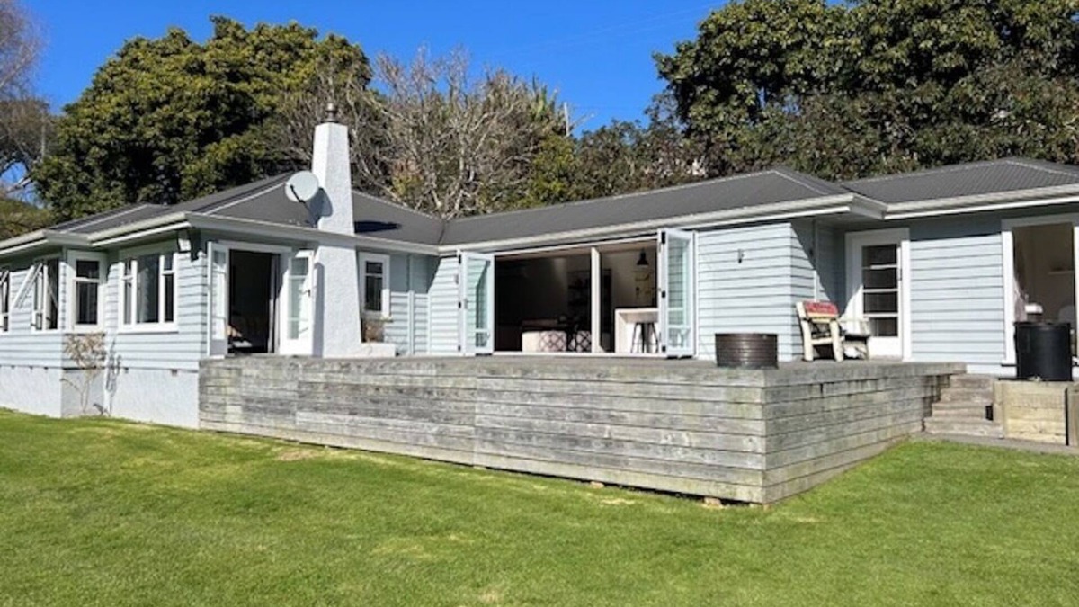 Maketu House | At the beach but in your own little peace of paradise