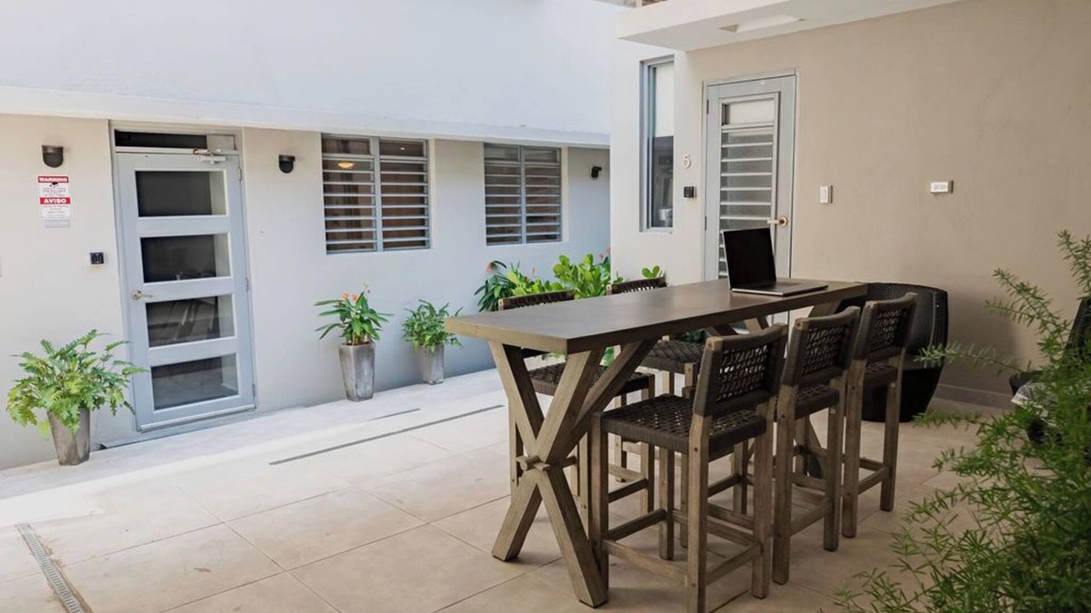 Puerta de Tierra Apartment | At The Center of it All, Casa Terra Porto #2