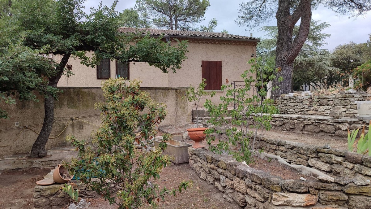 Maubec House | At the foot of the Luberon, beautiful house with swimming pool.
