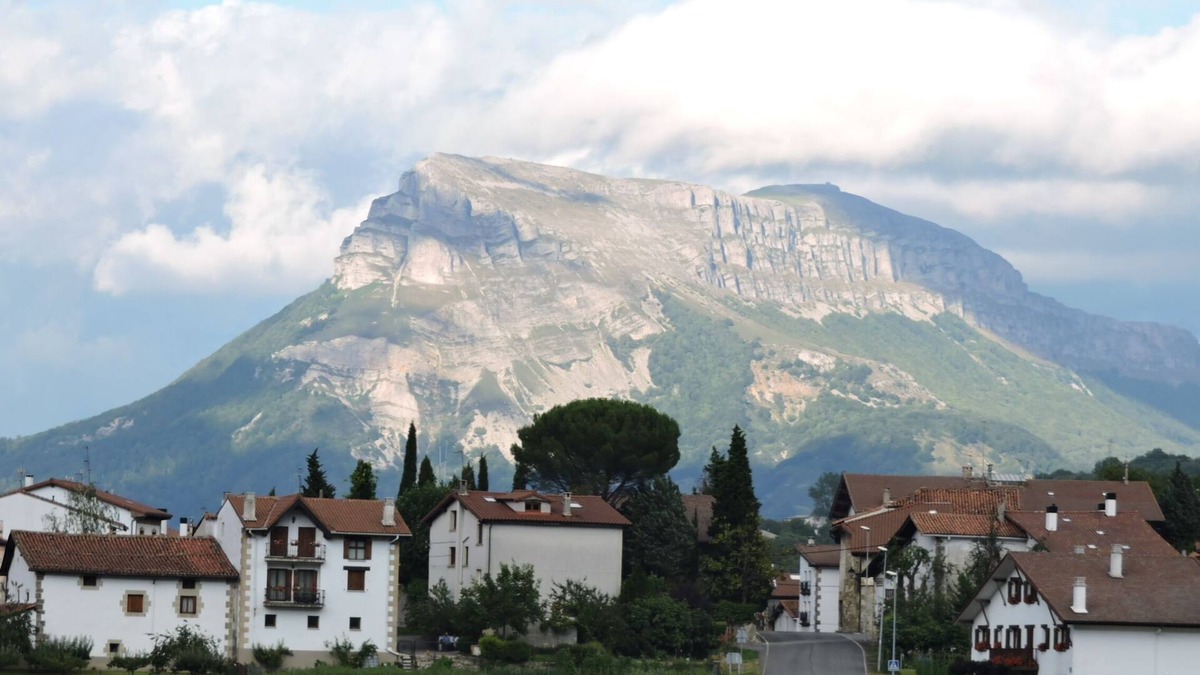 Iturmendi Cottage | At the foot of three natural parks this cozy and comfortable rural house.