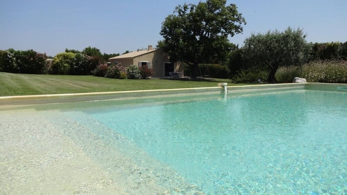 Monteux Cottage | At the foot of Ventoux, between Avignon and Carpentras, air-conditioned gite with swimming pool