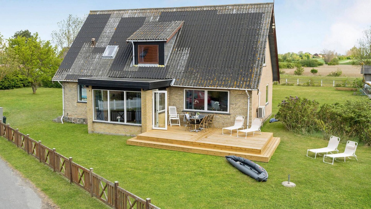Maribo House | At the harbor of the island of Femø welcomes you this spacious cottage with Finnish wooden bath.