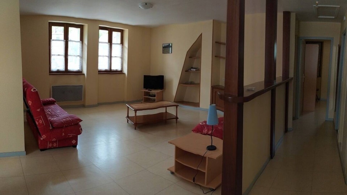 Albepierre-Bredons Apartment | At the heart of the hiking trails