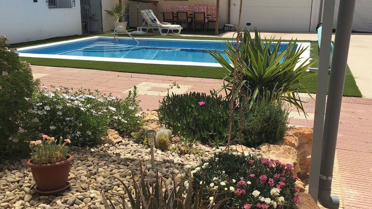 Alcazar de San Juan House | At the heart of Don QuiXote and La Mancha wine route. Pet and family friendly.