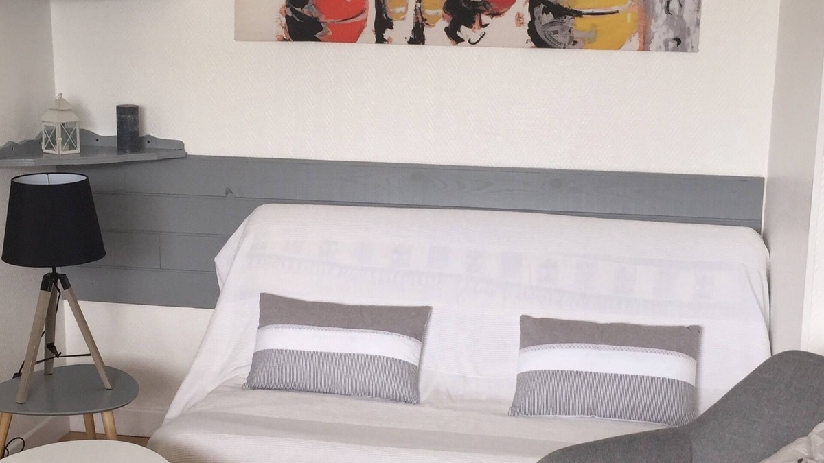 La Flotte Cottage | At the heart of FLEET IN RE, Gite for 2 people, private patio, private parking