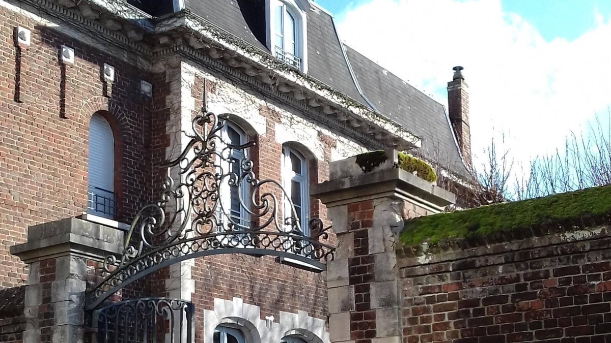 Gravelines Apartment | At the heart of the ramparts: new studio in a castle residence