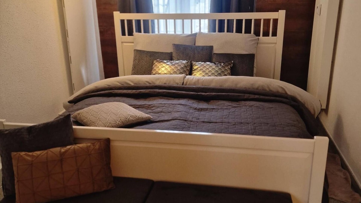 Muensingen Apartment | at the "old camp" + pets allowed