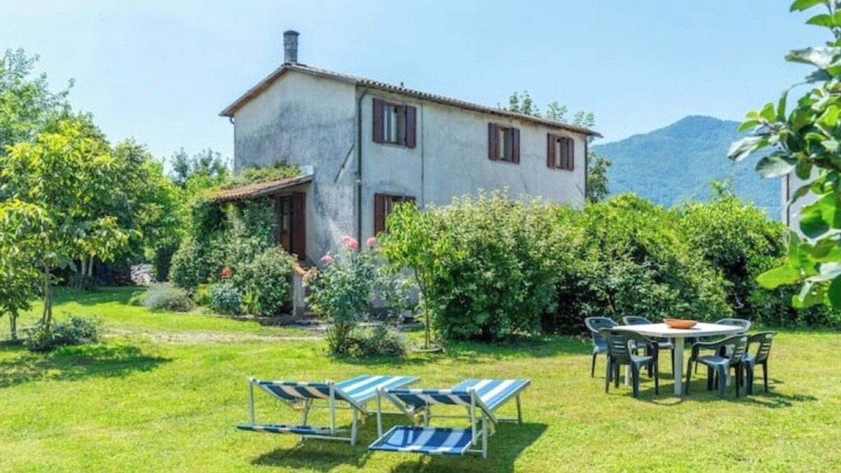 Mologno House | At the Riding School: Casale Toscano