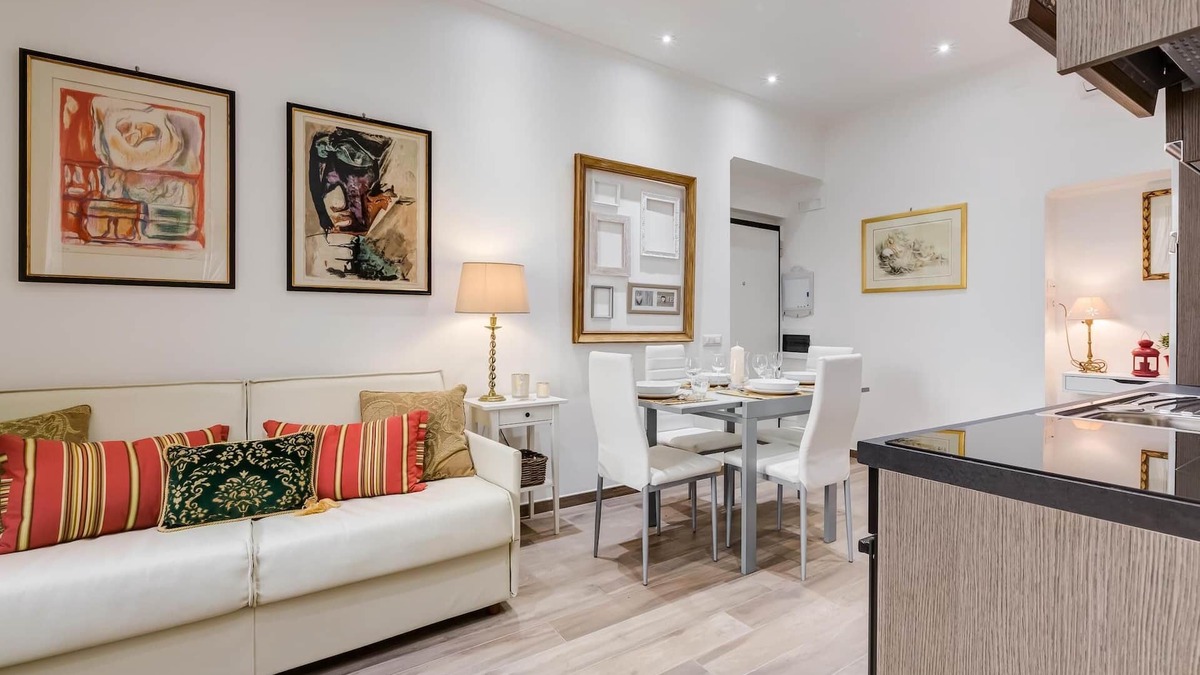 Vatican Apartment | AT THE VATICAN IN APARTMENT, FANTASTIC