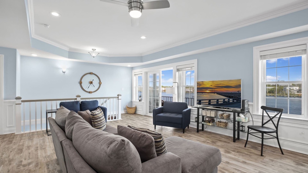 Chincoteague House | At the Water's Edge - is there anywhere you'd rather be?!