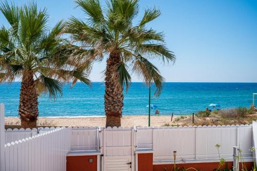 Creixell Villa | AT148 Frente la playa, jardín privado, vistas mar