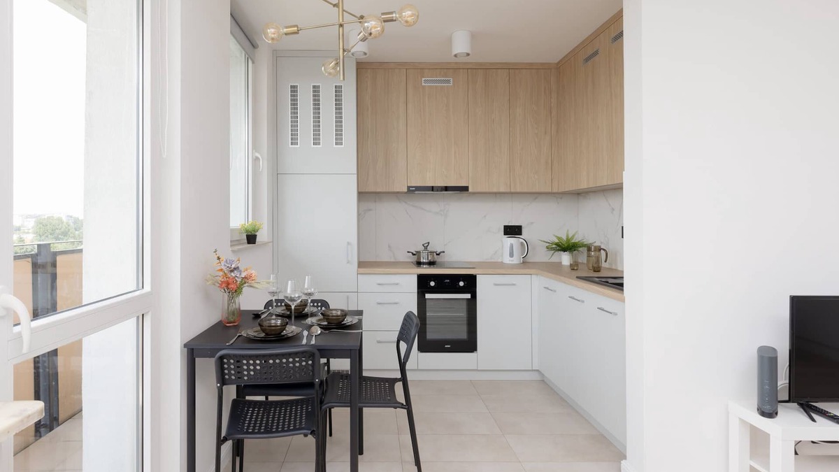 Saska Kepa Apartment | Ateńska 6 | Spacious Apartment | Desk