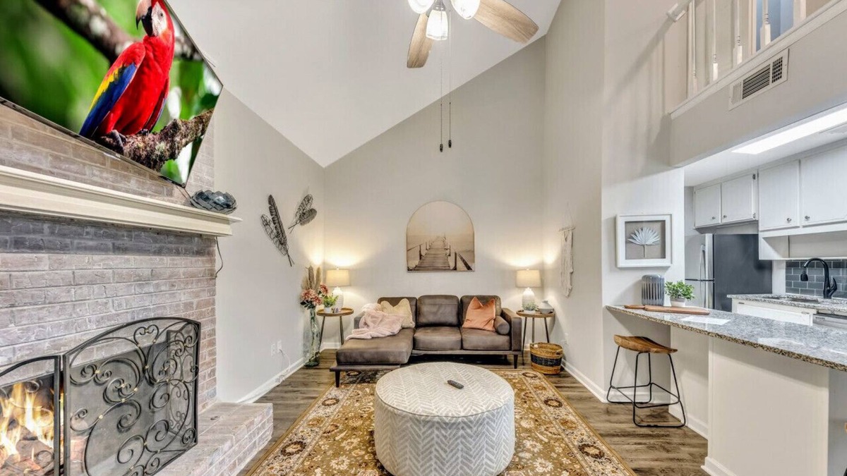 Marietta House | ATH -Marietta -2BR -Sleeps 6 -Pets -Fenced (twin)