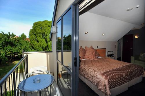 Riccarton Hotel | Athena Motel